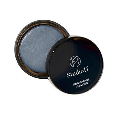 Studio17 Brush & Puff Cleanser